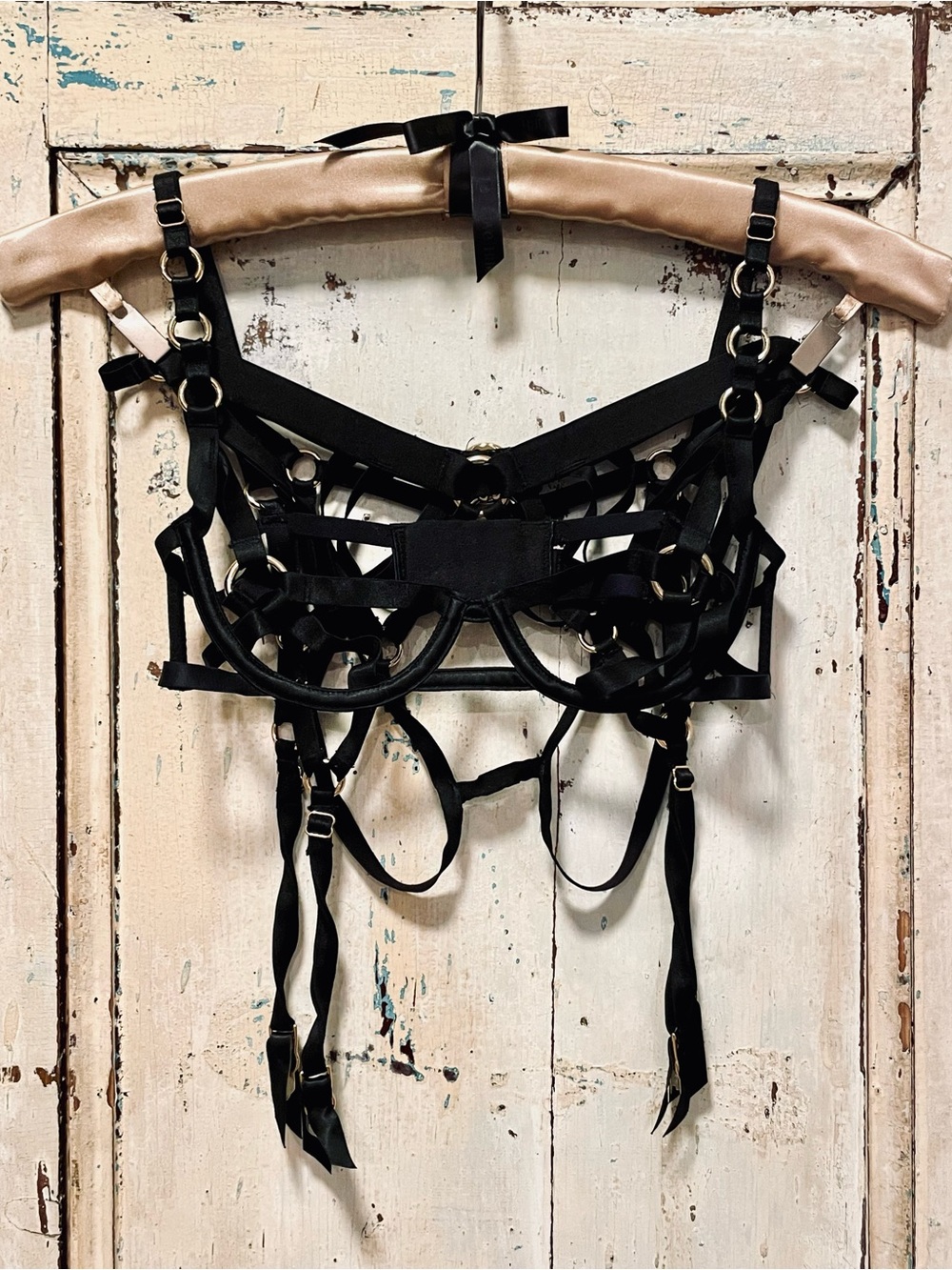 Victoria’s Secret Very Sexy Unlined Strappy 3 Piece Balconette Bra Cage Ring Set - Picture 3 of 9